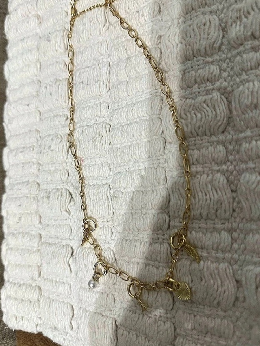 EVRY JEWELS Kennedy Icon Charm Necklace Gold